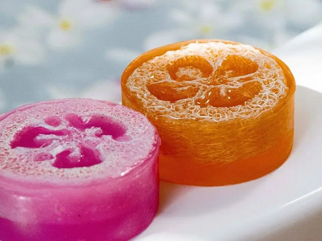 Mango Sea Salt & Kukui Exfoliating Loofah Soap 4.75oz - Image 4